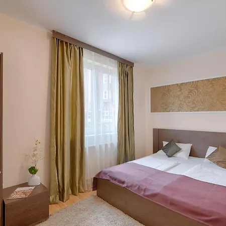 Hotel Triple M