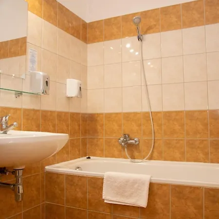 Triple M Szálloda 3*