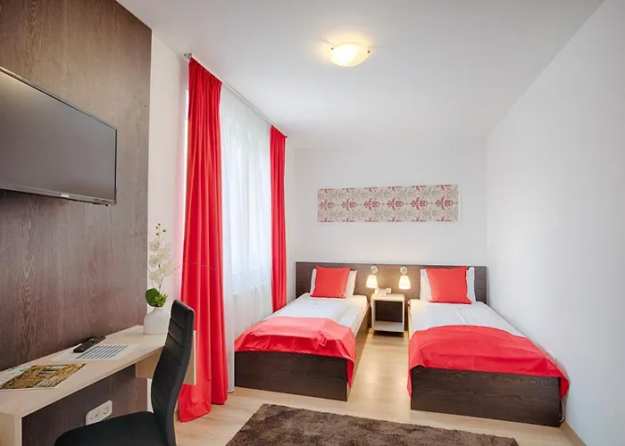 Triple M Hotel 3*