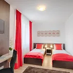 Triple M Hotel 3*
