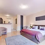 Triple M Hotel