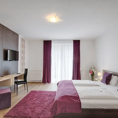 Hotel Triple M