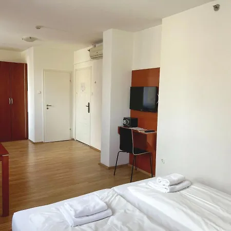 Hotel Triple M