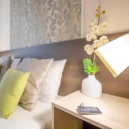 Отель Triple M 3*