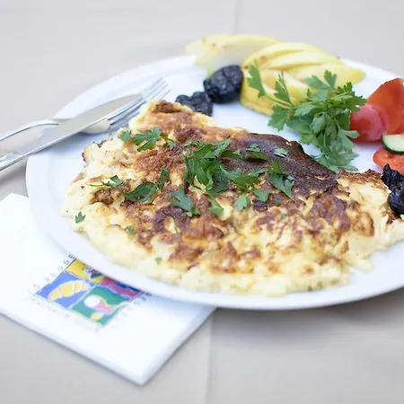 Отель Triple M 3*