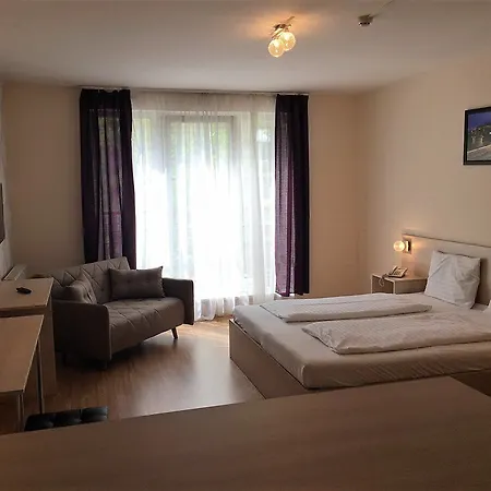 Hotel Triple M