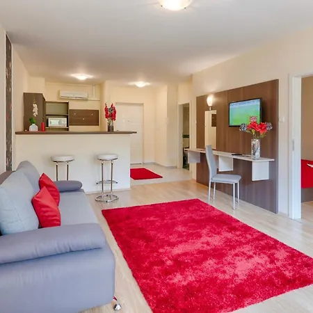 Отель Triple M 3*