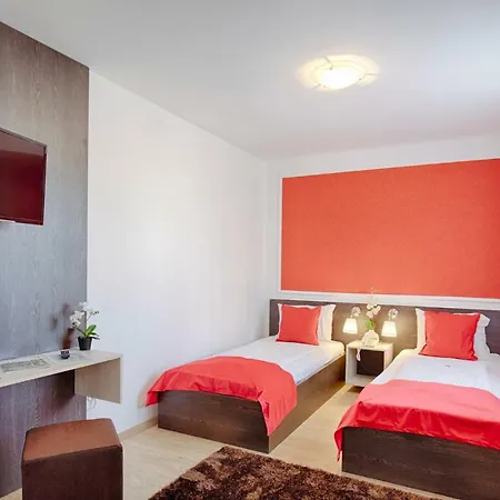 Hotel Triple M